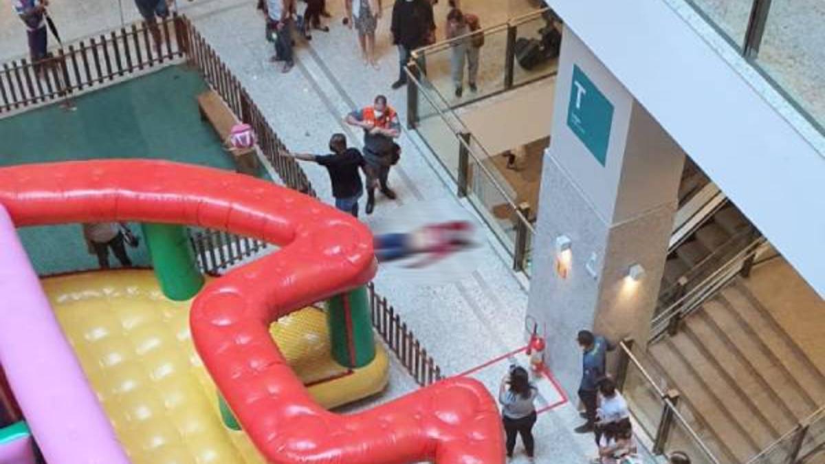 Homem morre após cair do 2º andar do Shopping Patteo em Olinda