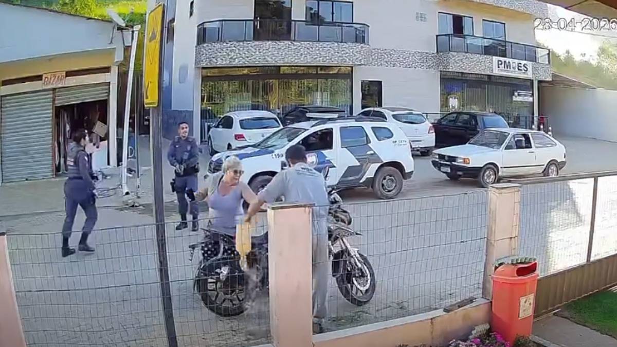 📰 Motociclista incendeia própria moto após abordagem policial no ES; caso foi registrado em vídeo