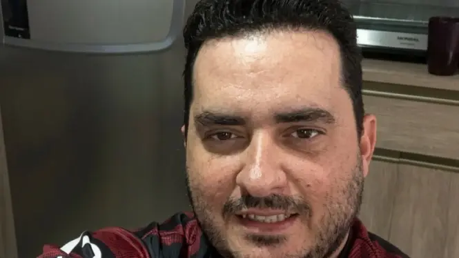 Valmir Moura de Barros, de 40 anos