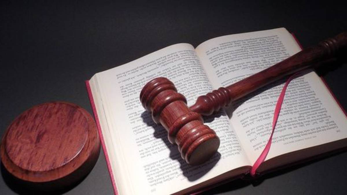 📰 Tribunal do Júri de Carpina julga acusado de matar homem a tiros no bairro Santo Antônio